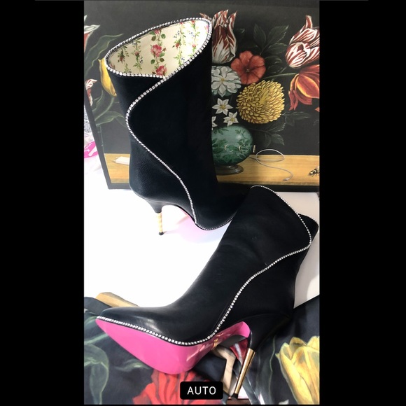 Final Sale❤️🙈🌹Gucci Fosca leather crystal boot🌹🙈❤️ - Picture 1 of 8
